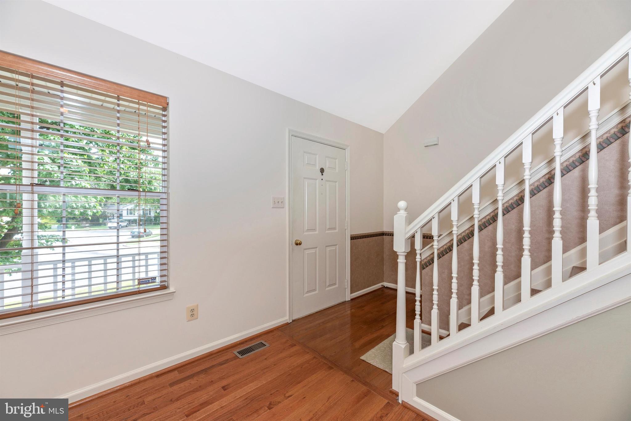 213 Bishops Glen Dr