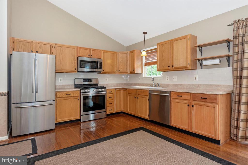 213 Bishops Glen Dr