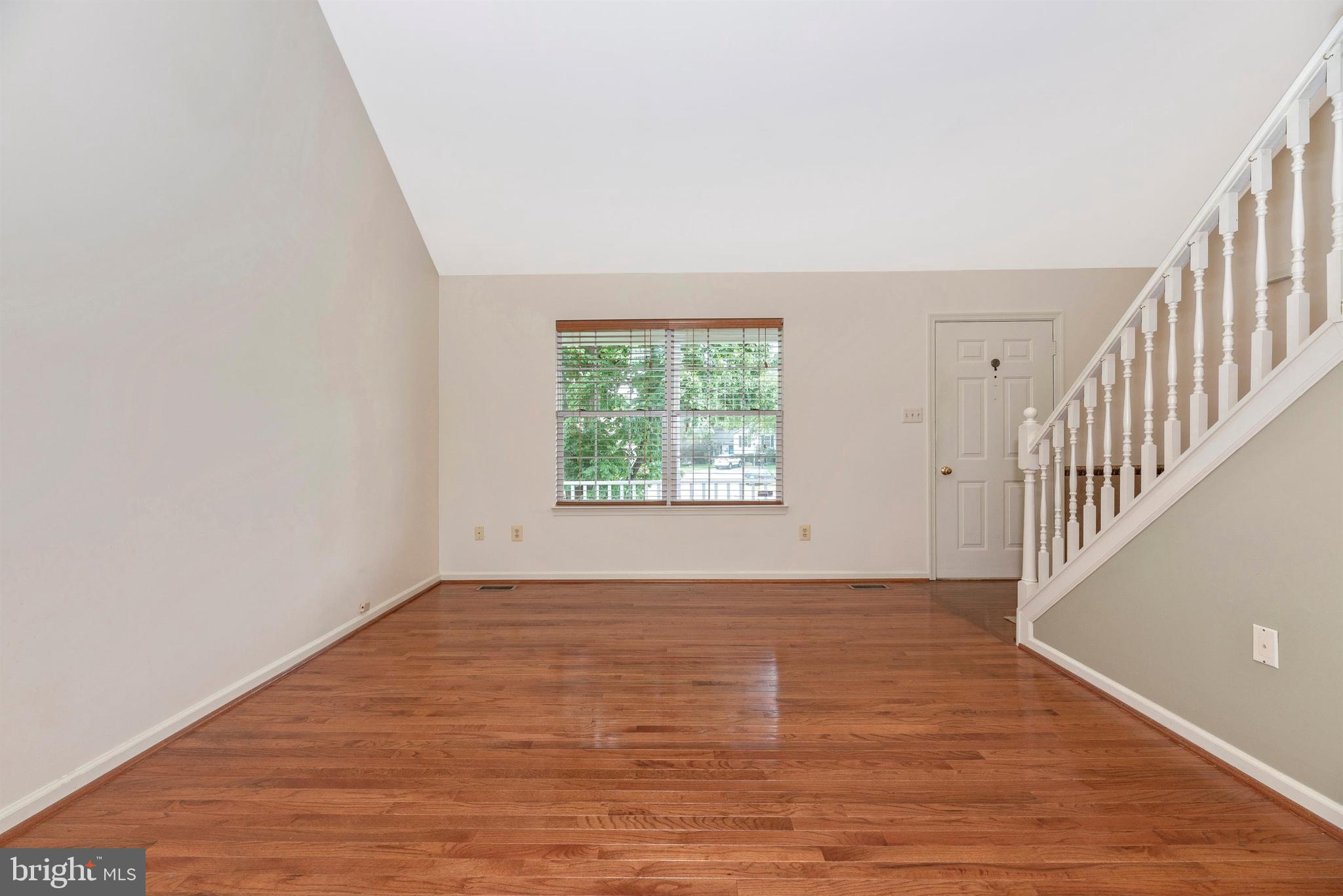 213 Bishops Glen Dr