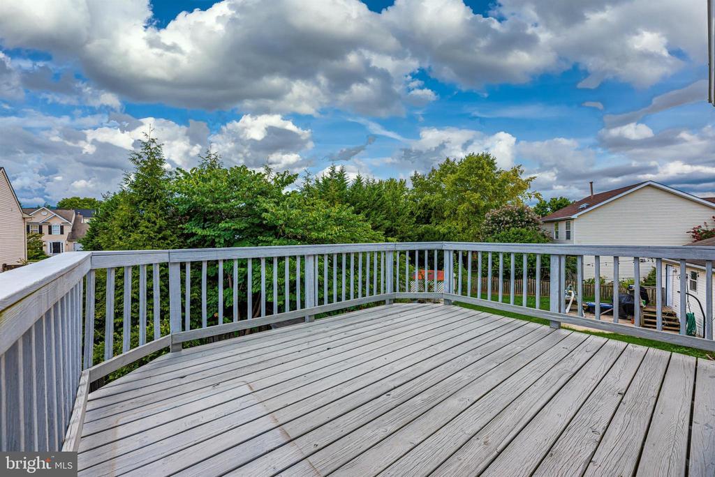 213 Bishops Glen Dr