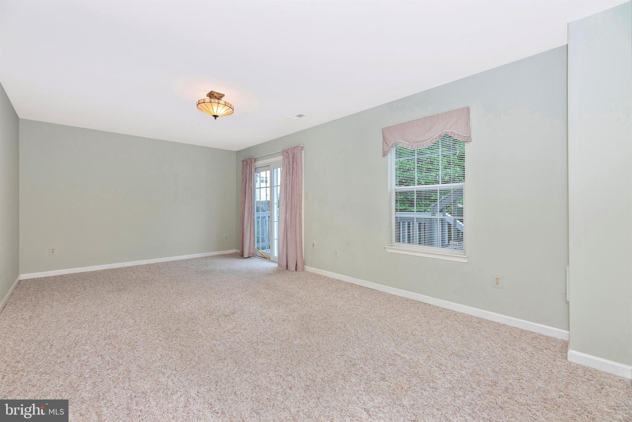213 Bishops Glen Dr