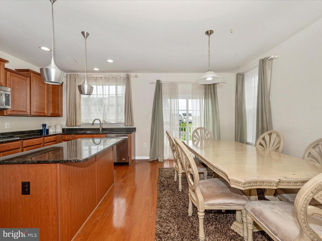 6385 Walcott Ln