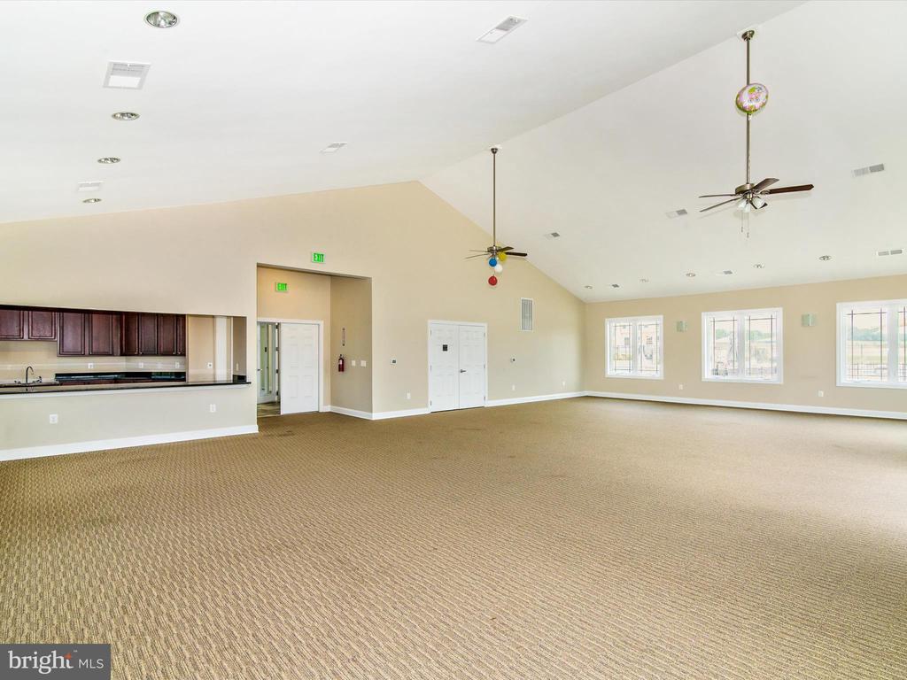 6385 Walcott Ln