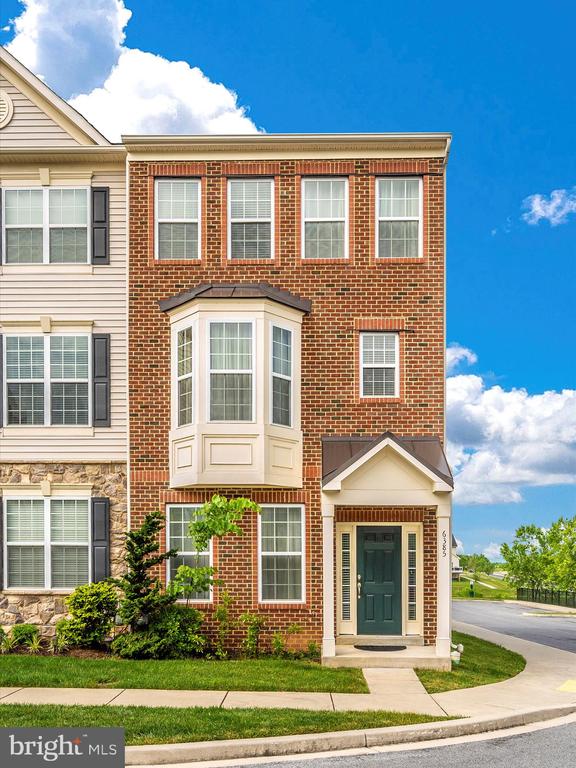 6385 Walcott Ln