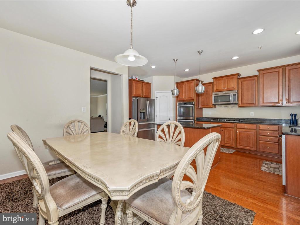 6385 Walcott Ln