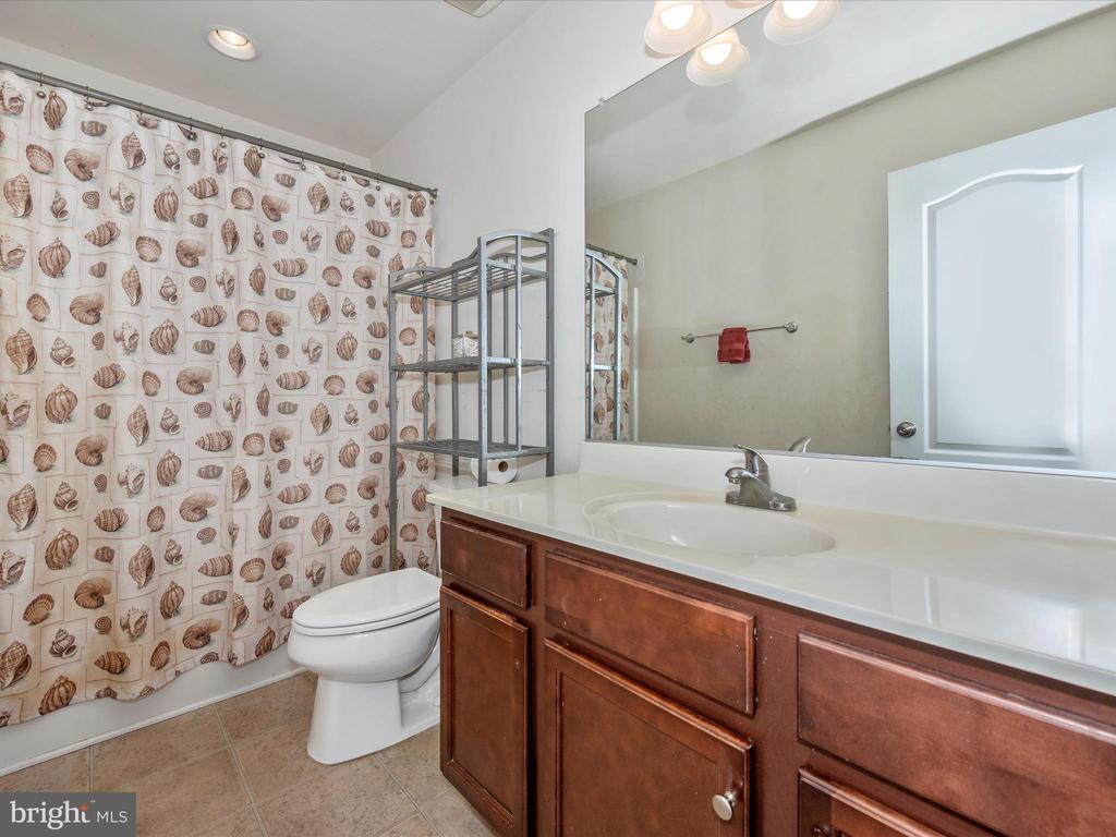 6385 Walcott Ln