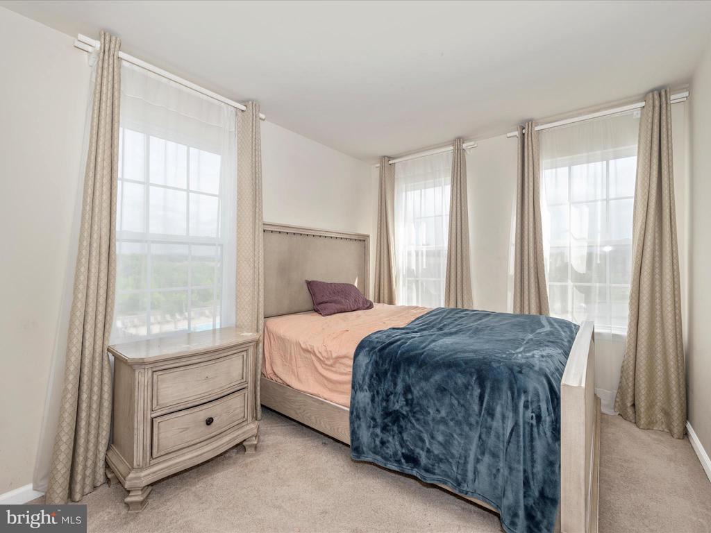 6385 Walcott Ln