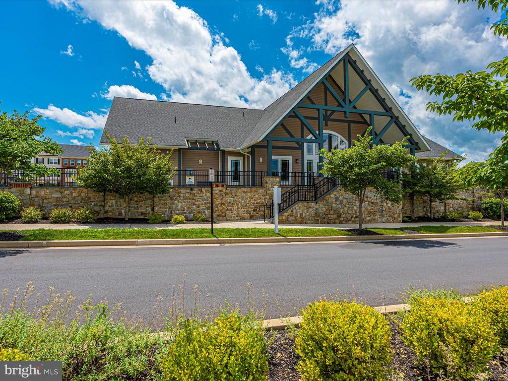6385 Walcott Ln