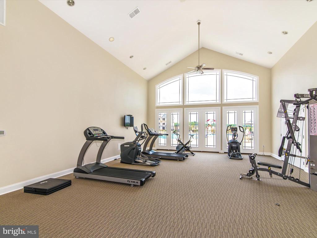 6385 Walcott Ln