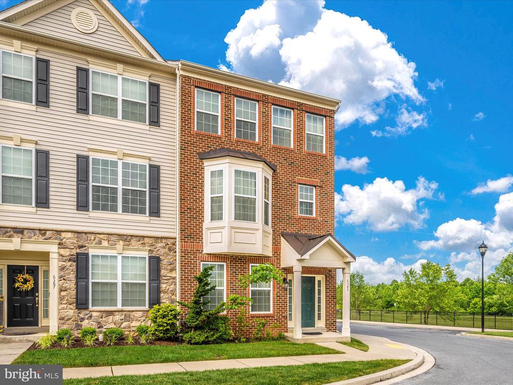 6385 Walcott Ln