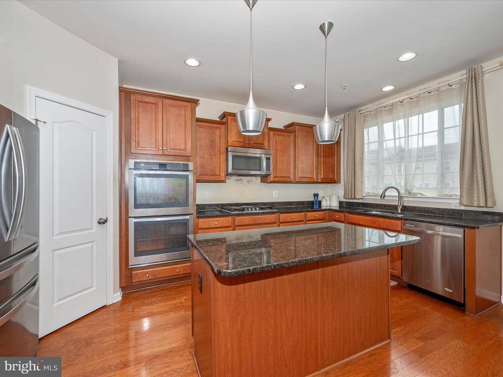 6385 Walcott Ln