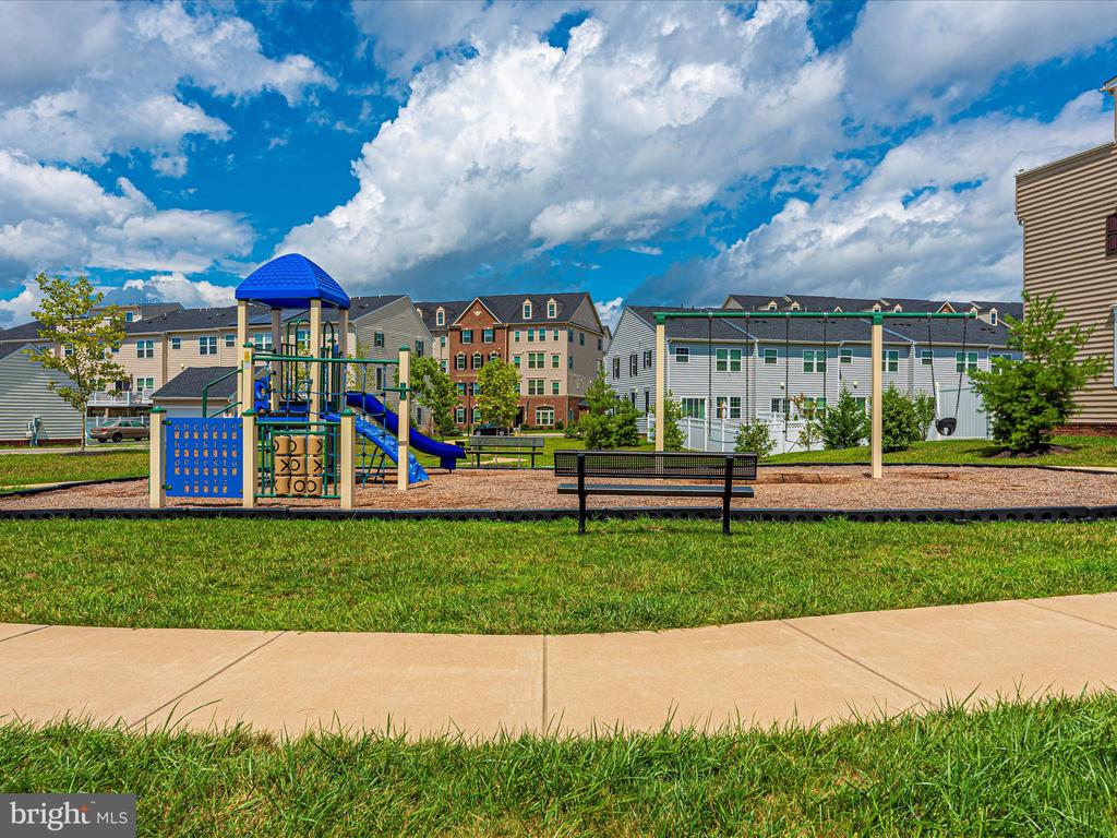 6385 Walcott Ln
