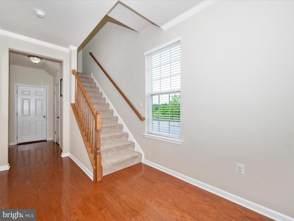 6385 Walcott Ln