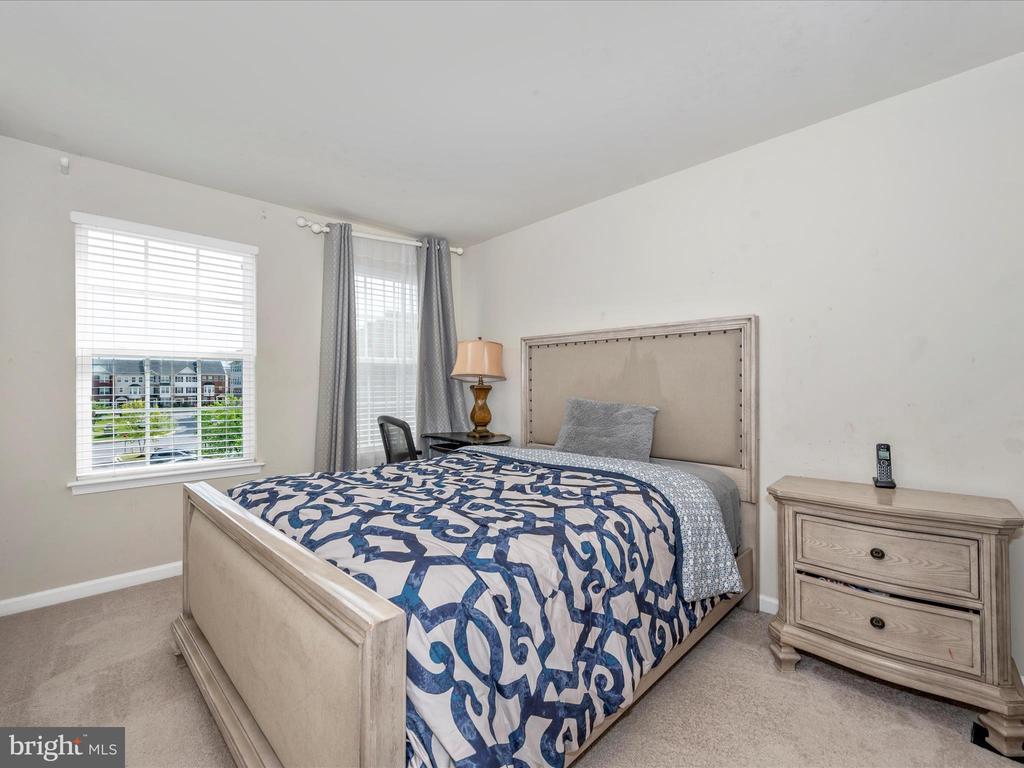 6385 Walcott Ln