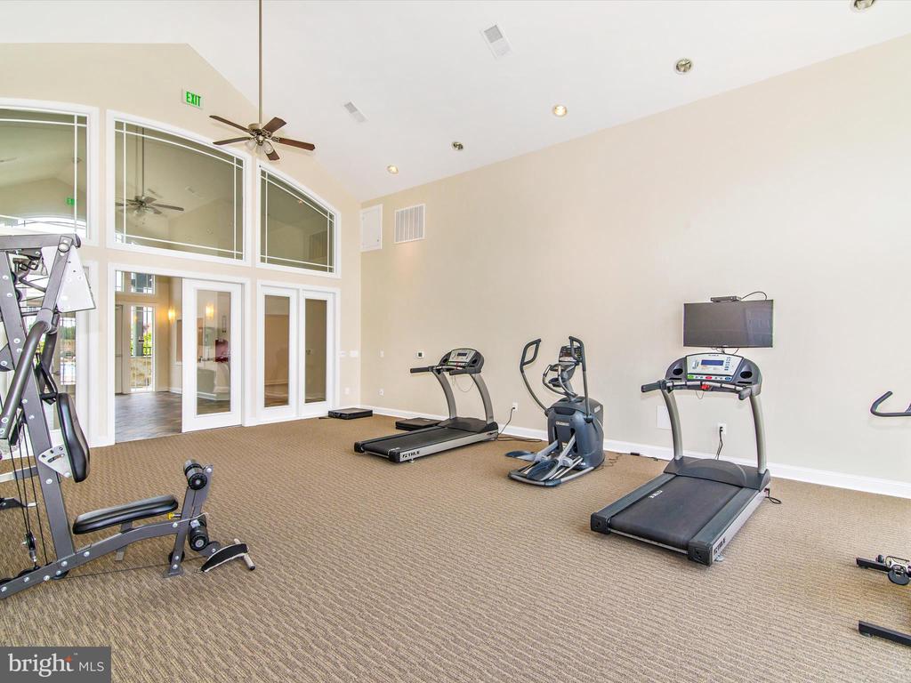 6385 Walcott Ln