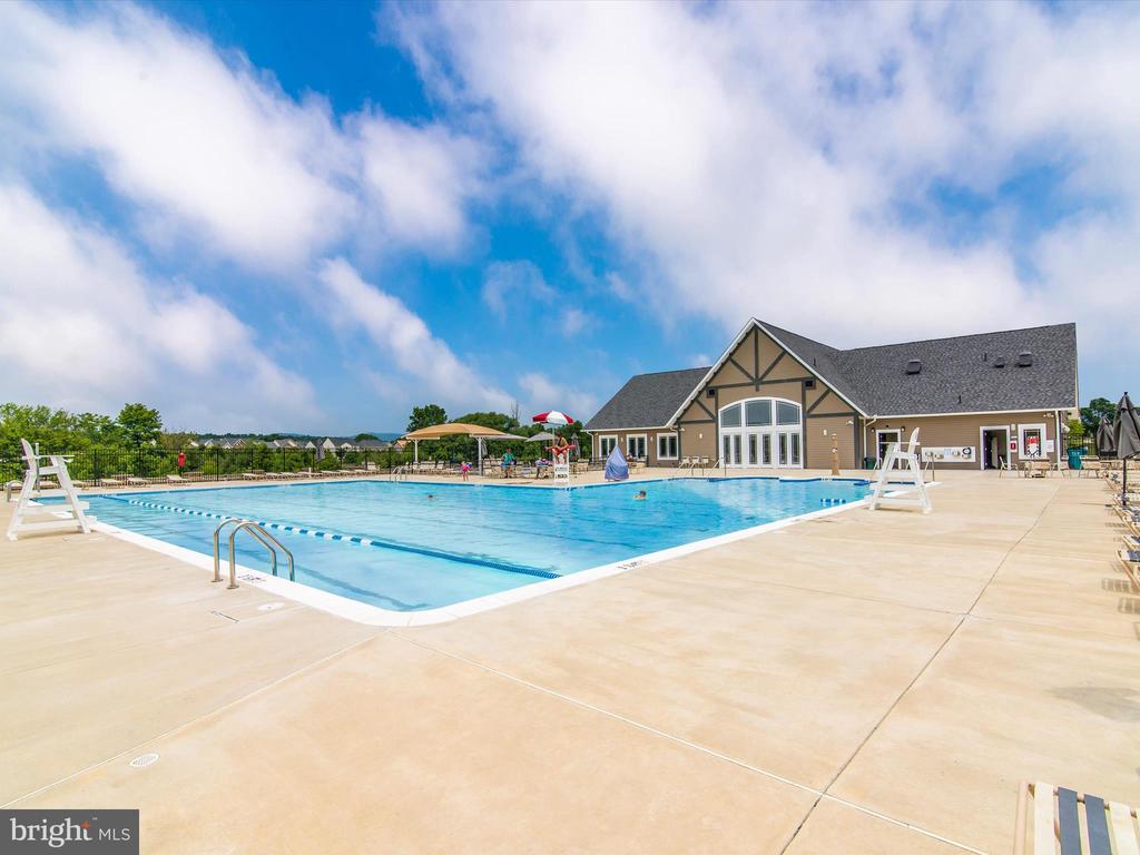 6385 Walcott Ln
