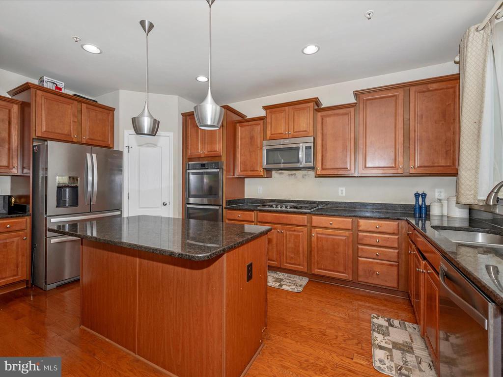 6385 Walcott Ln
