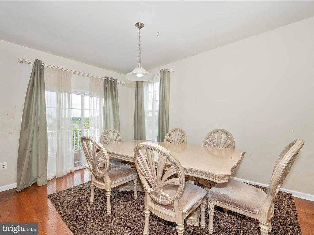 6385 Walcott Ln
