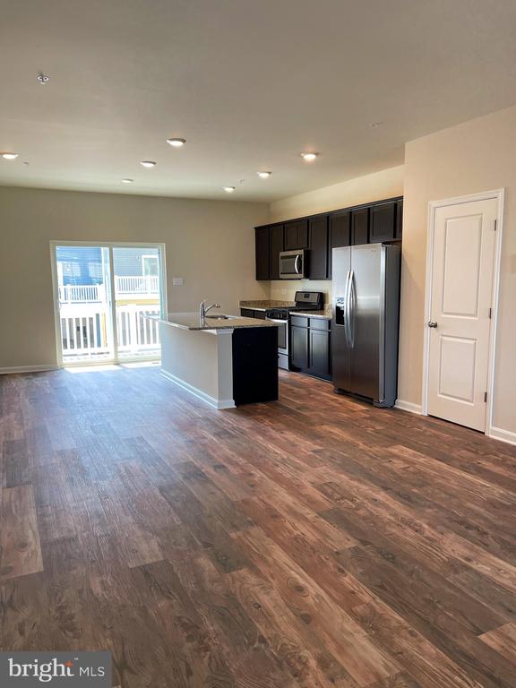 1216 DAPHNE WAY