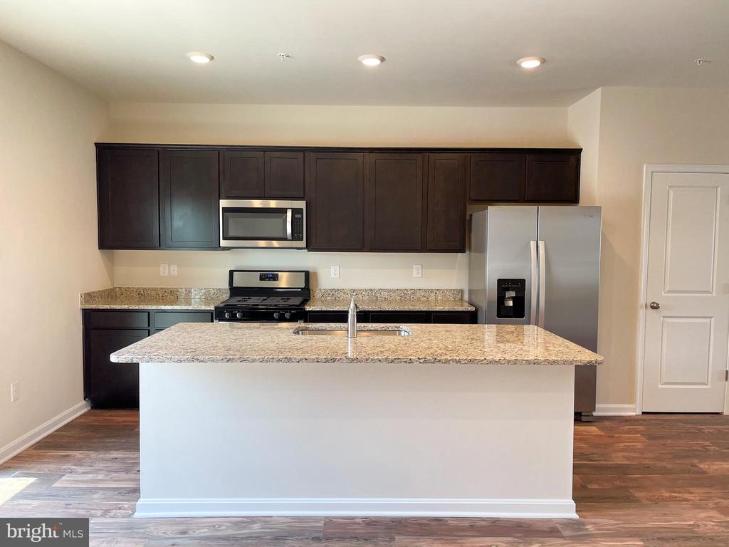 1216 DAPHNE WAY