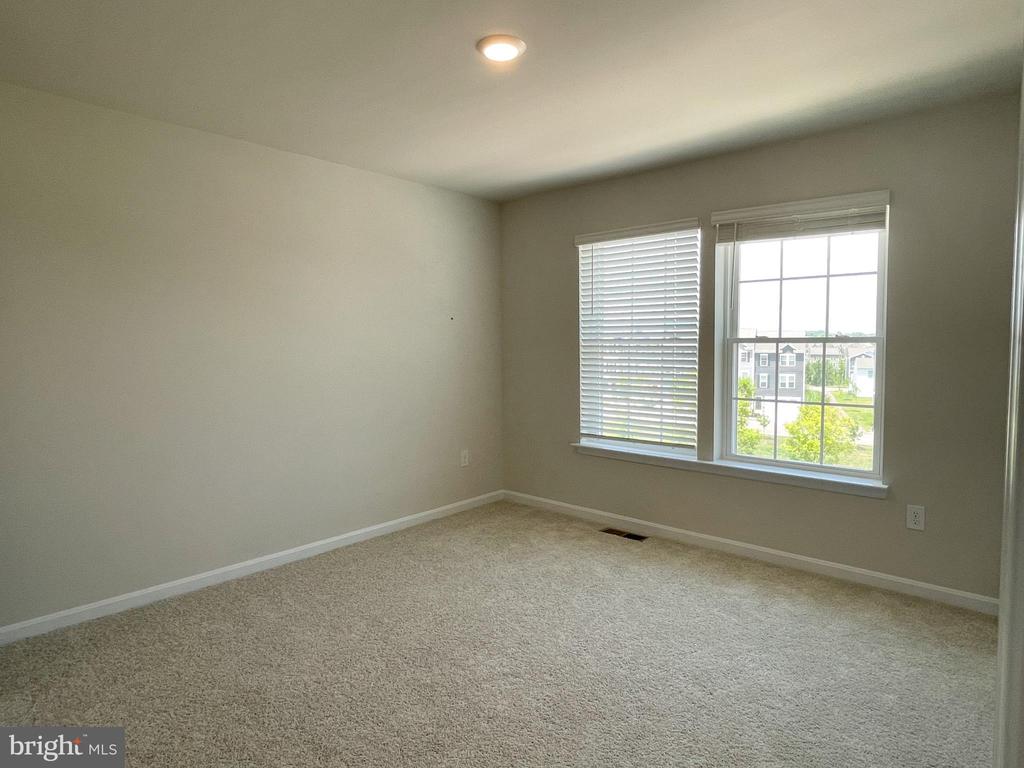 1216 DAPHNE WAY