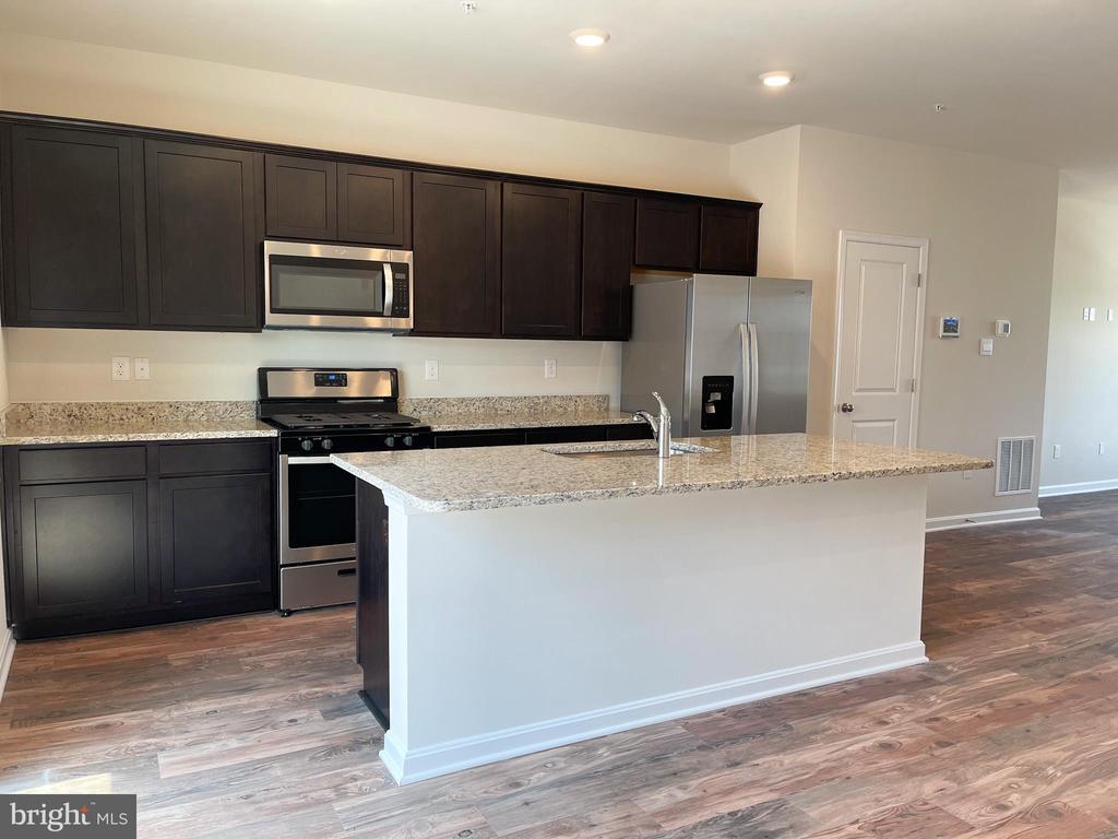 1216 DAPHNE WAY