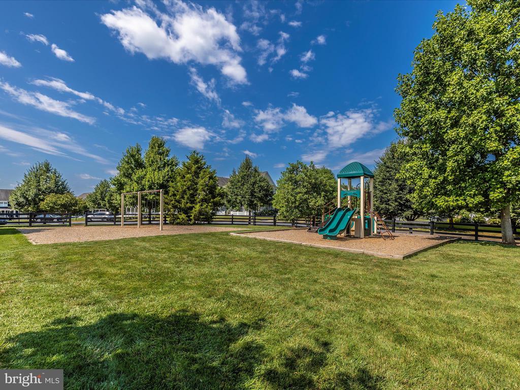 9003 Bush Creek Cir
