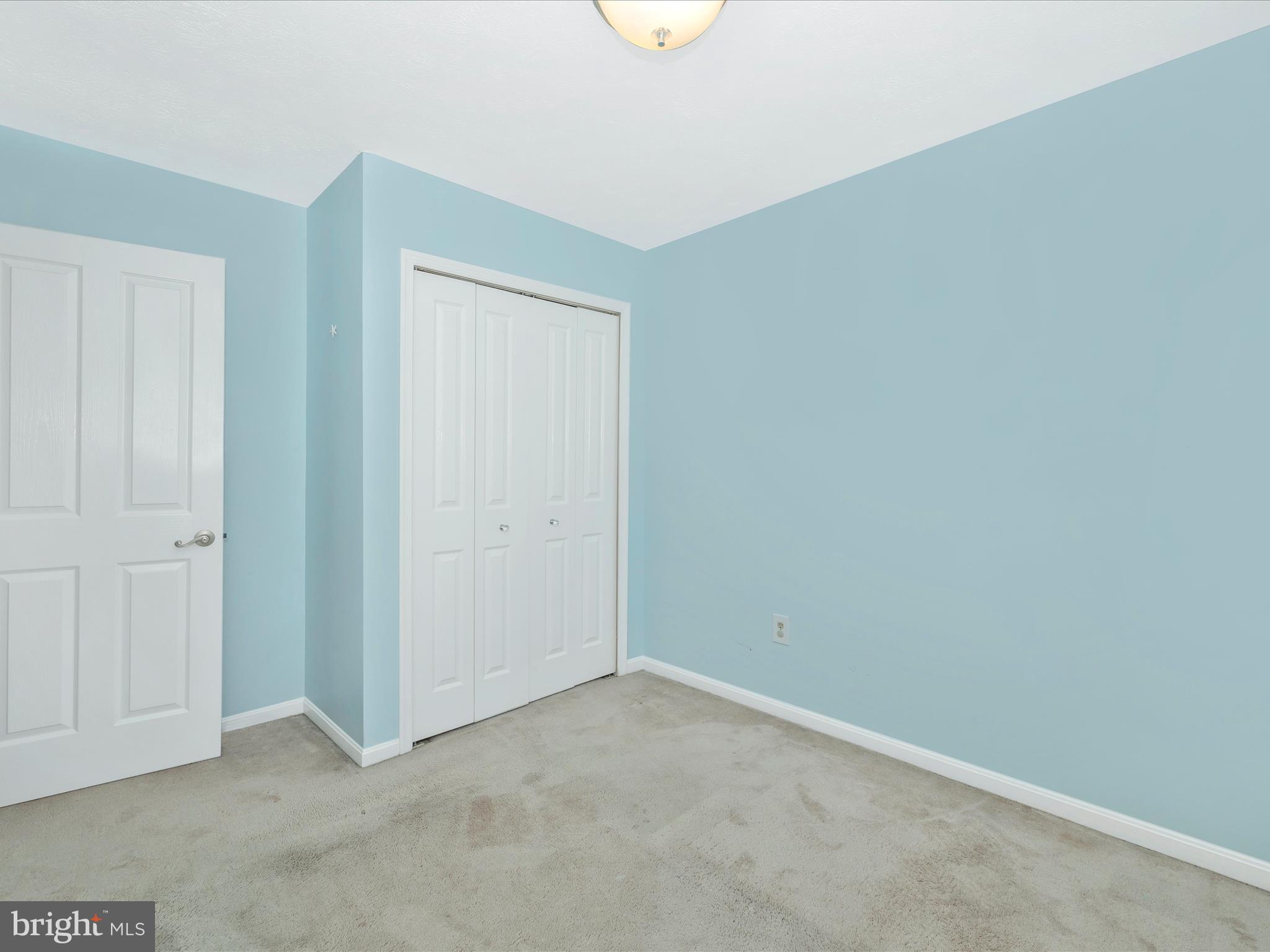 1235 Dahlia Ln