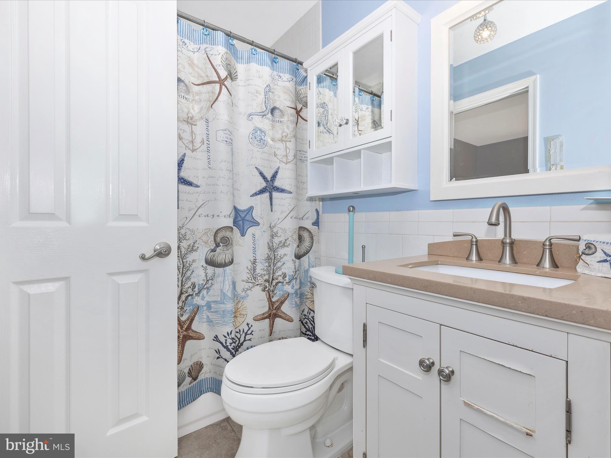1235 Dahlia Ln