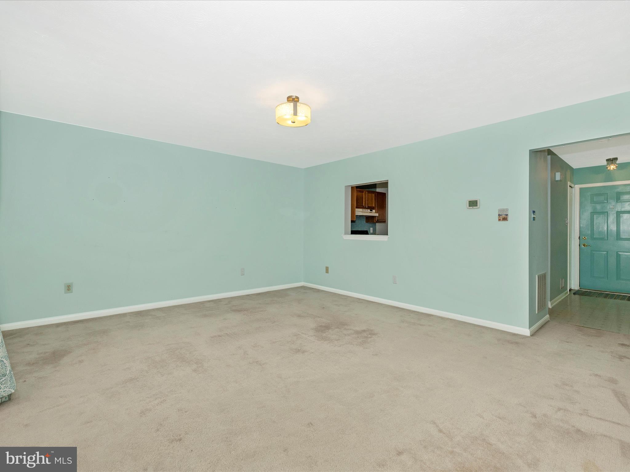 1235 Dahlia Ln