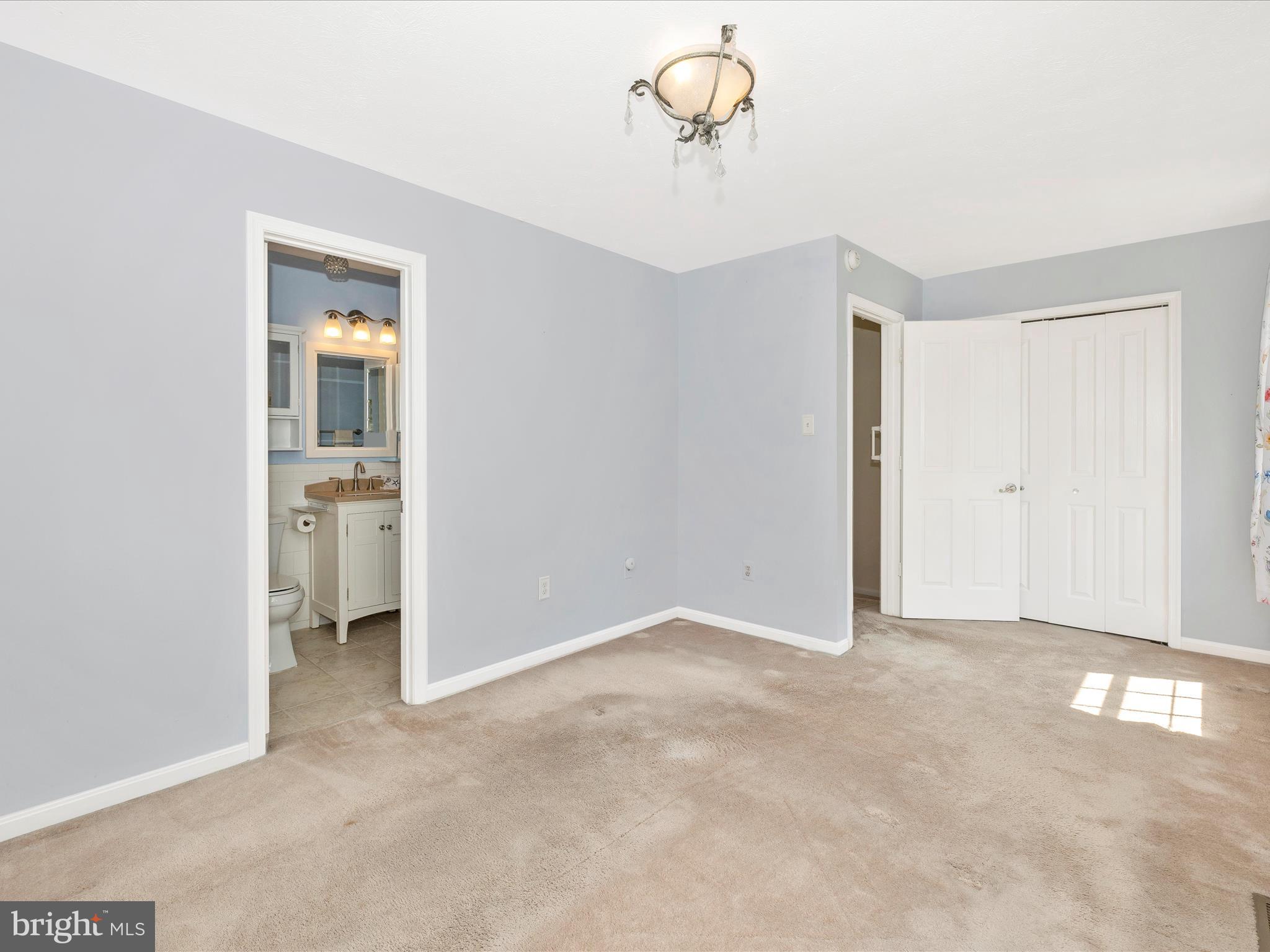 1235 Dahlia Ln