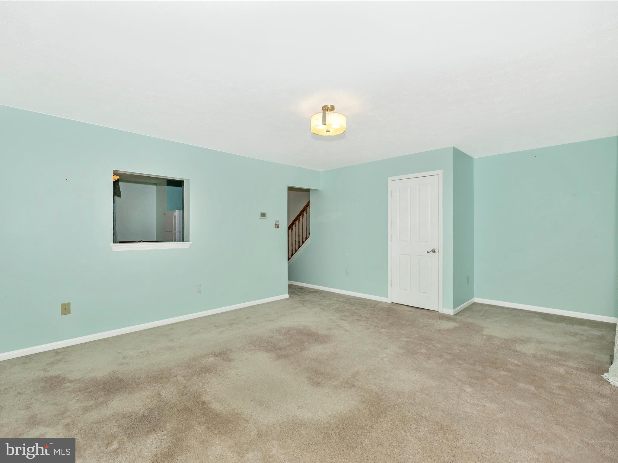 1235 Dahlia Ln