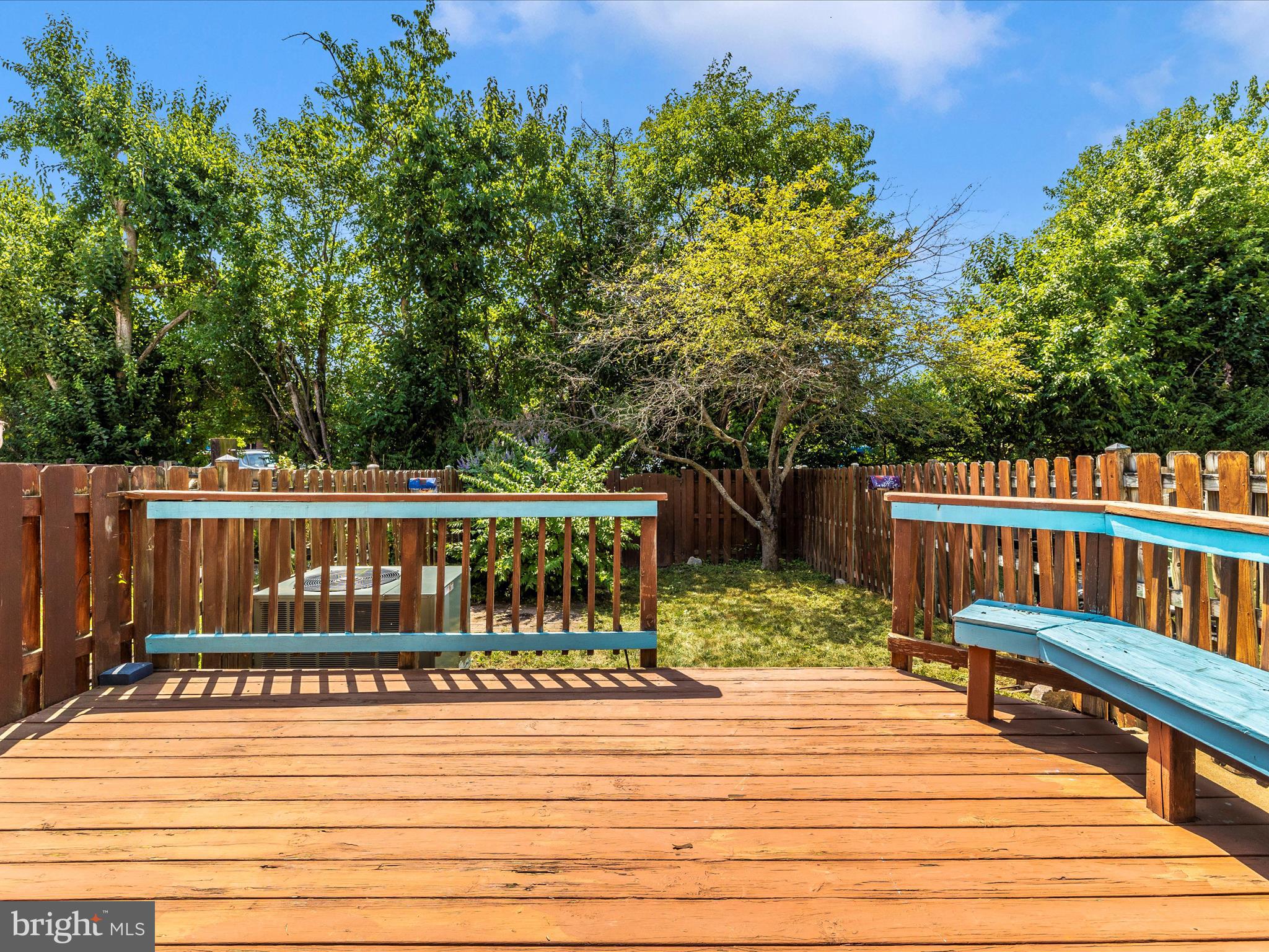1235 Dahlia Ln