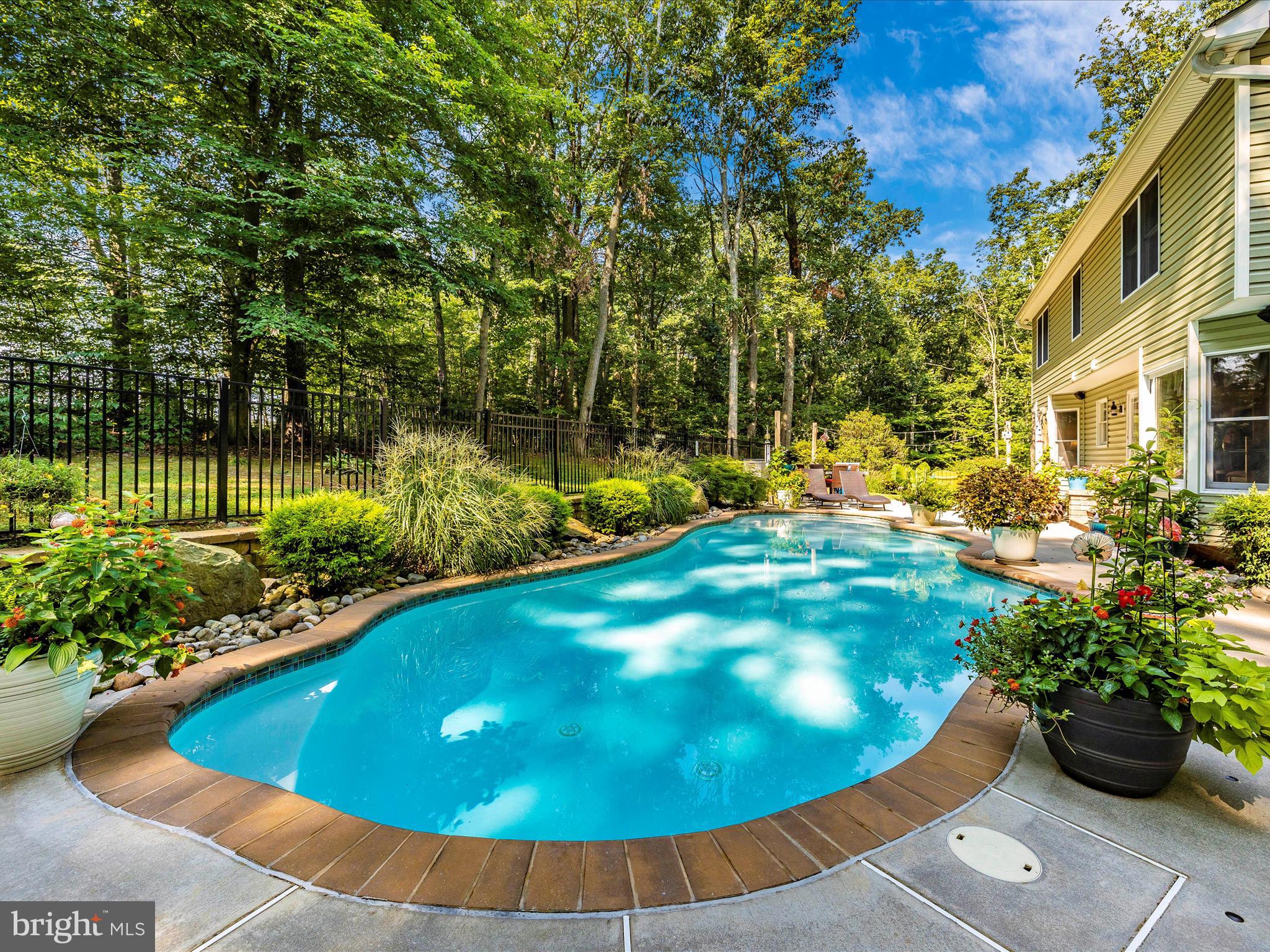 12348-A Sherwood Forest Dr