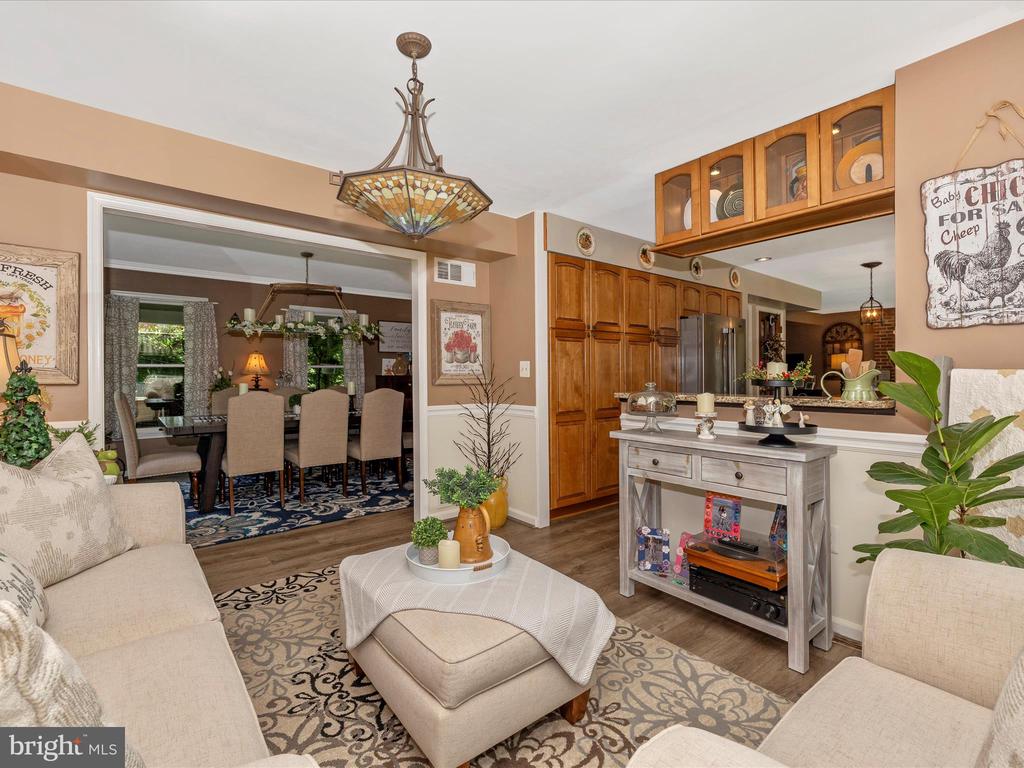 12348-A Sherwood Forest Dr