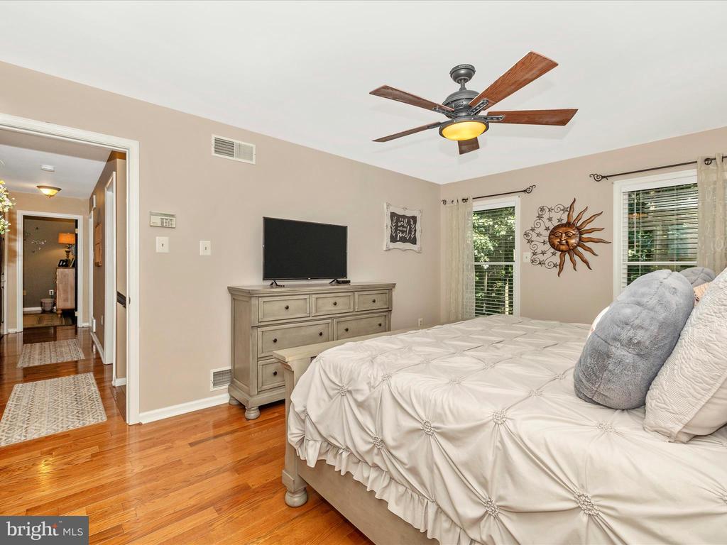 12348-A Sherwood Forest Dr