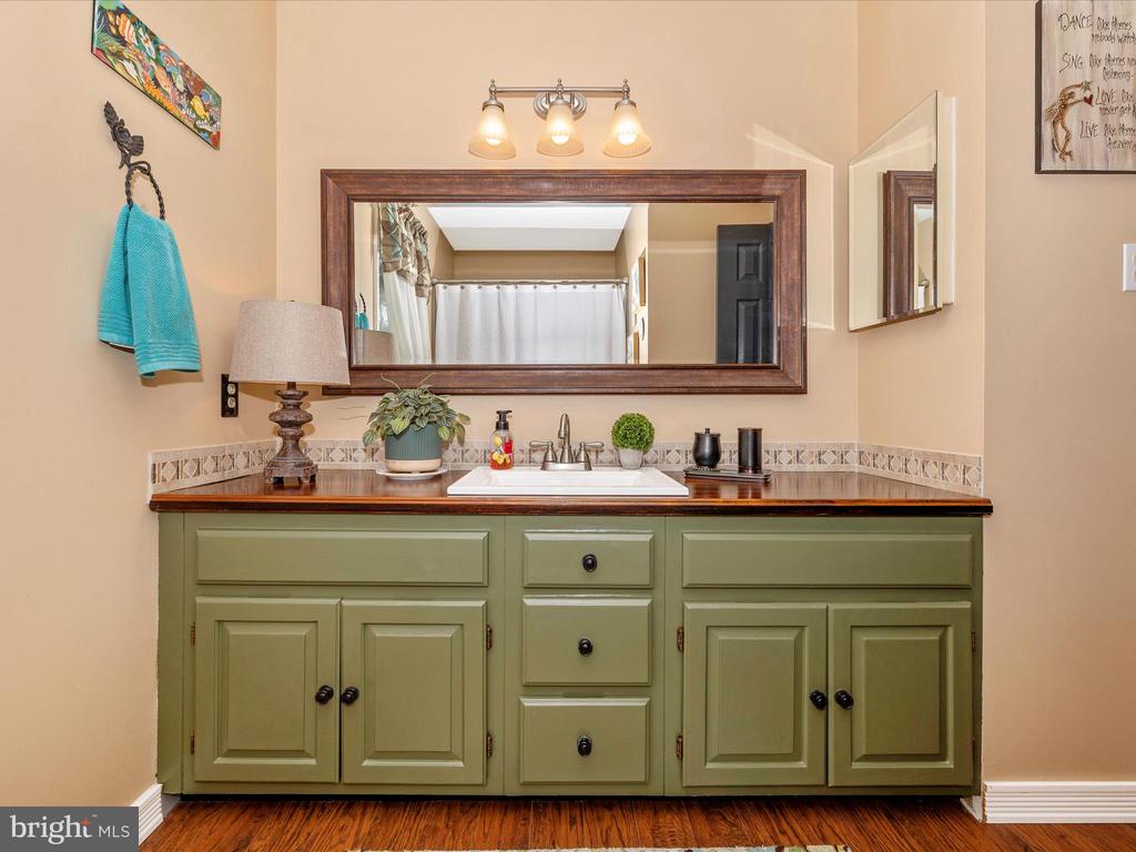 12348-A Sherwood Forest Dr