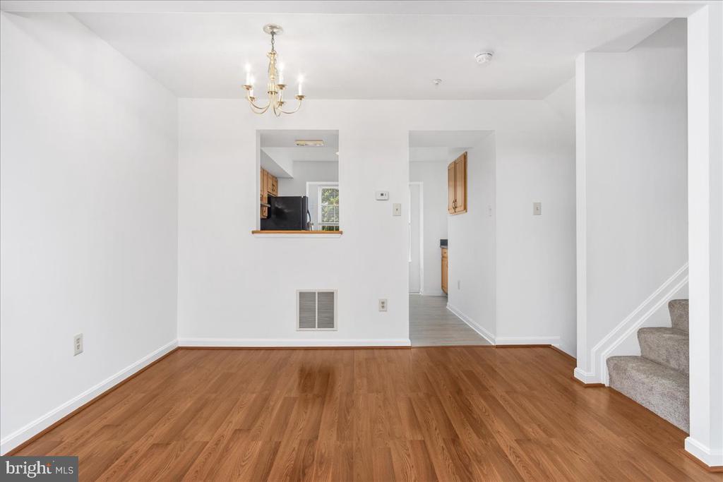 5627 Queen Anne Ct