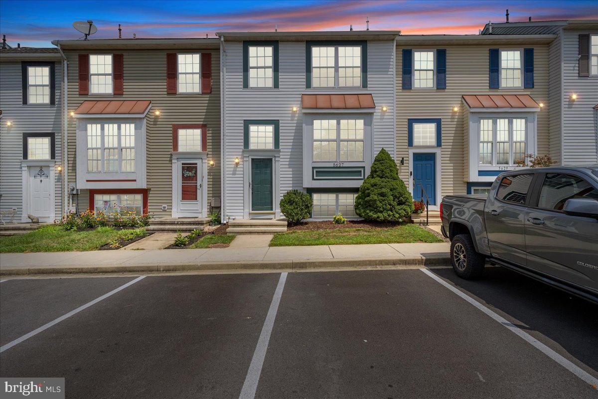 5627 Queen Anne Ct
