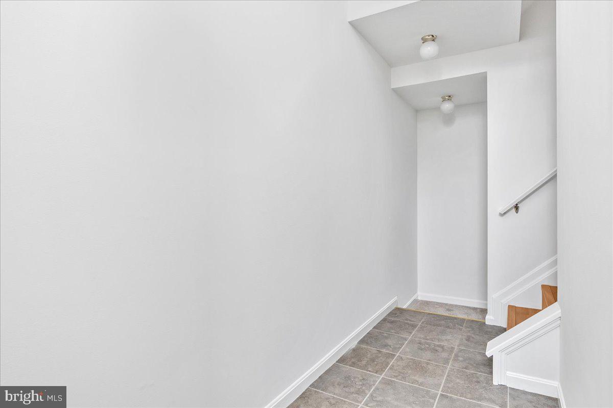 5627 Queen Anne Ct