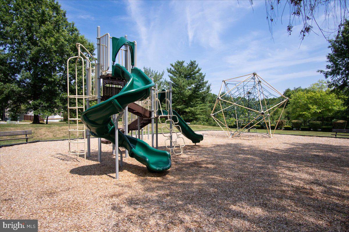 5627 Queen Anne Ct