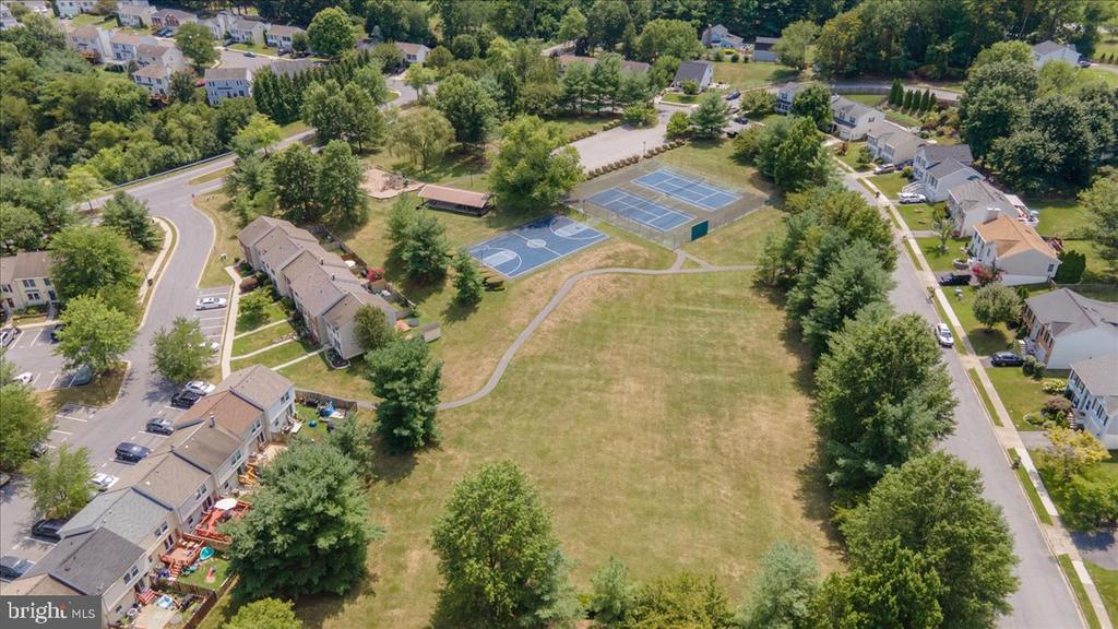 5627 Queen Anne Ct