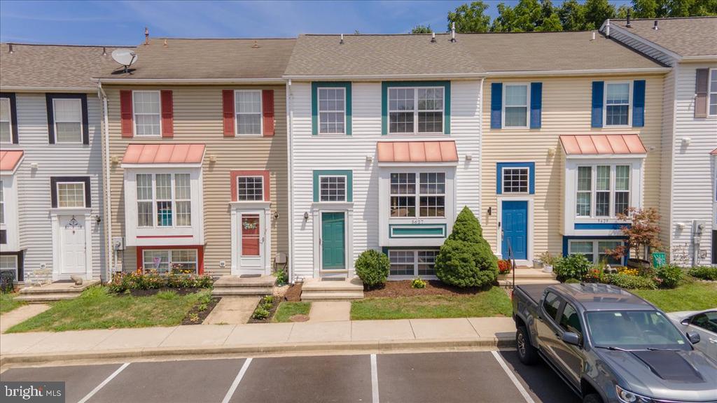 5627 Queen Anne Ct