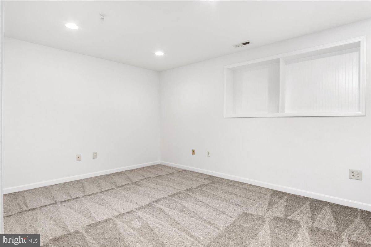 5627 Queen Anne Ct