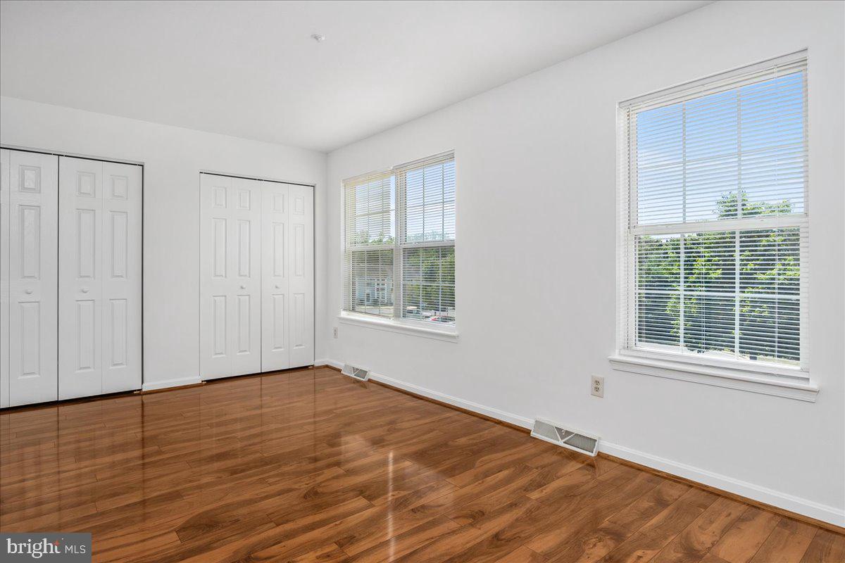 5627 Queen Anne Ct