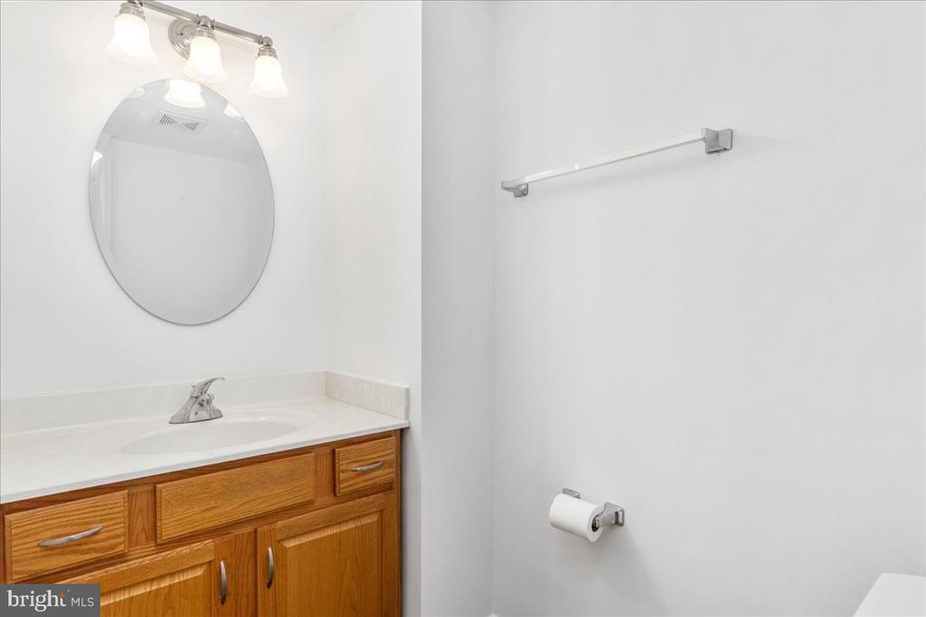 5627 Queen Anne Ct