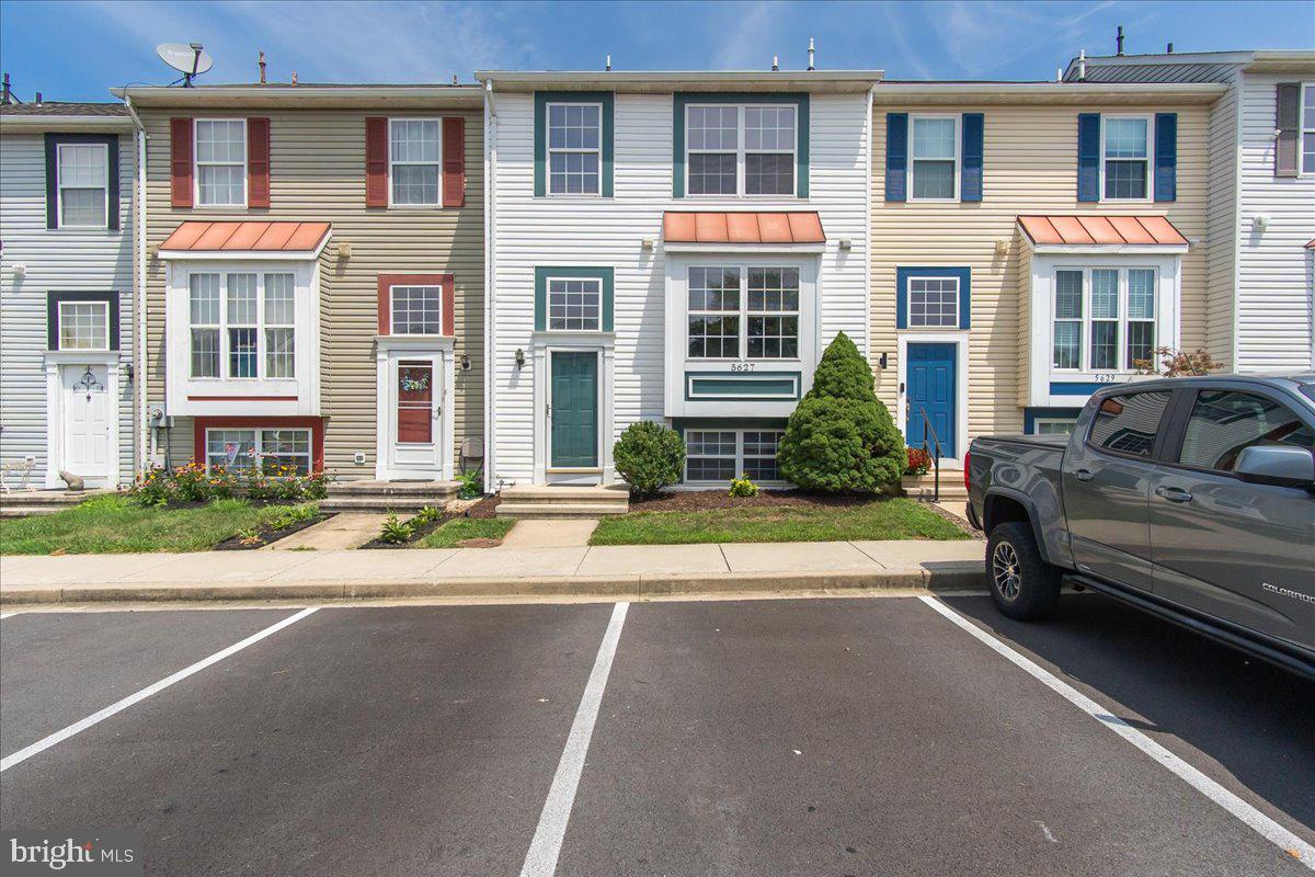 5627 Queen Anne Ct