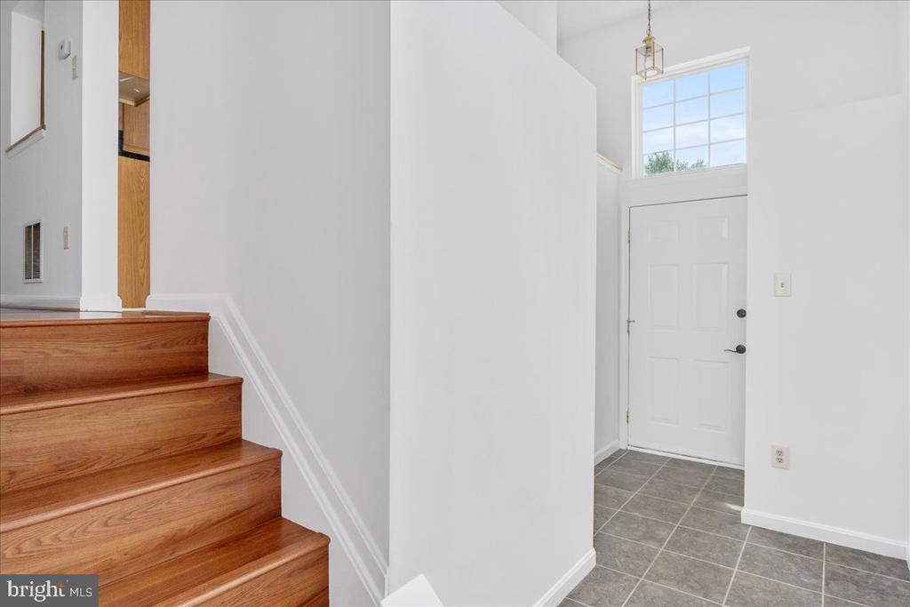 5627 Queen Anne Ct