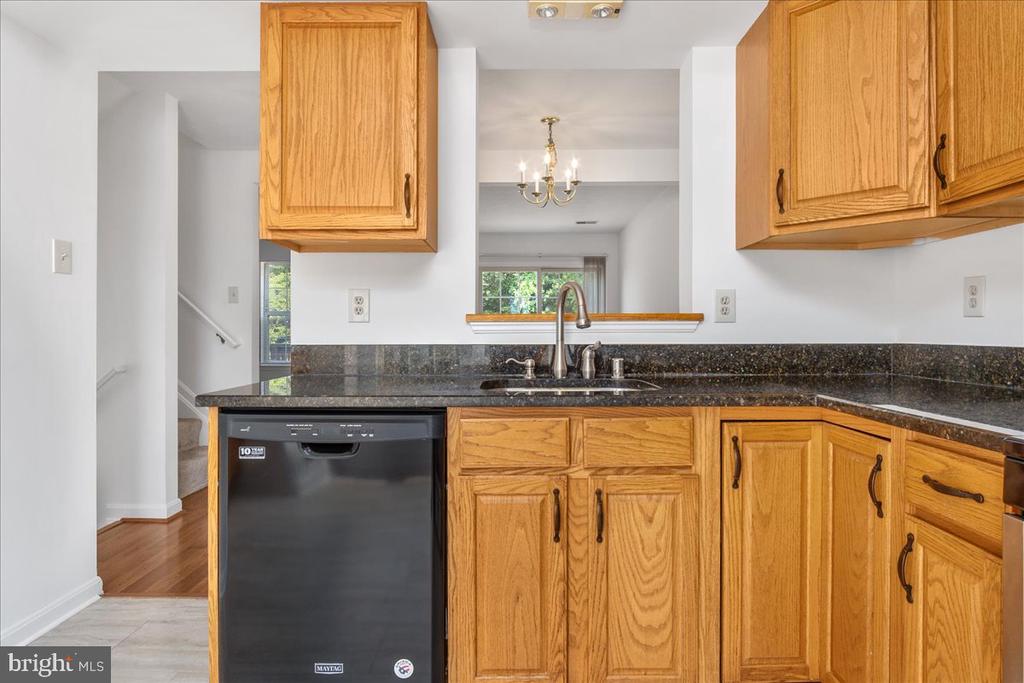 5627 Queen Anne Ct