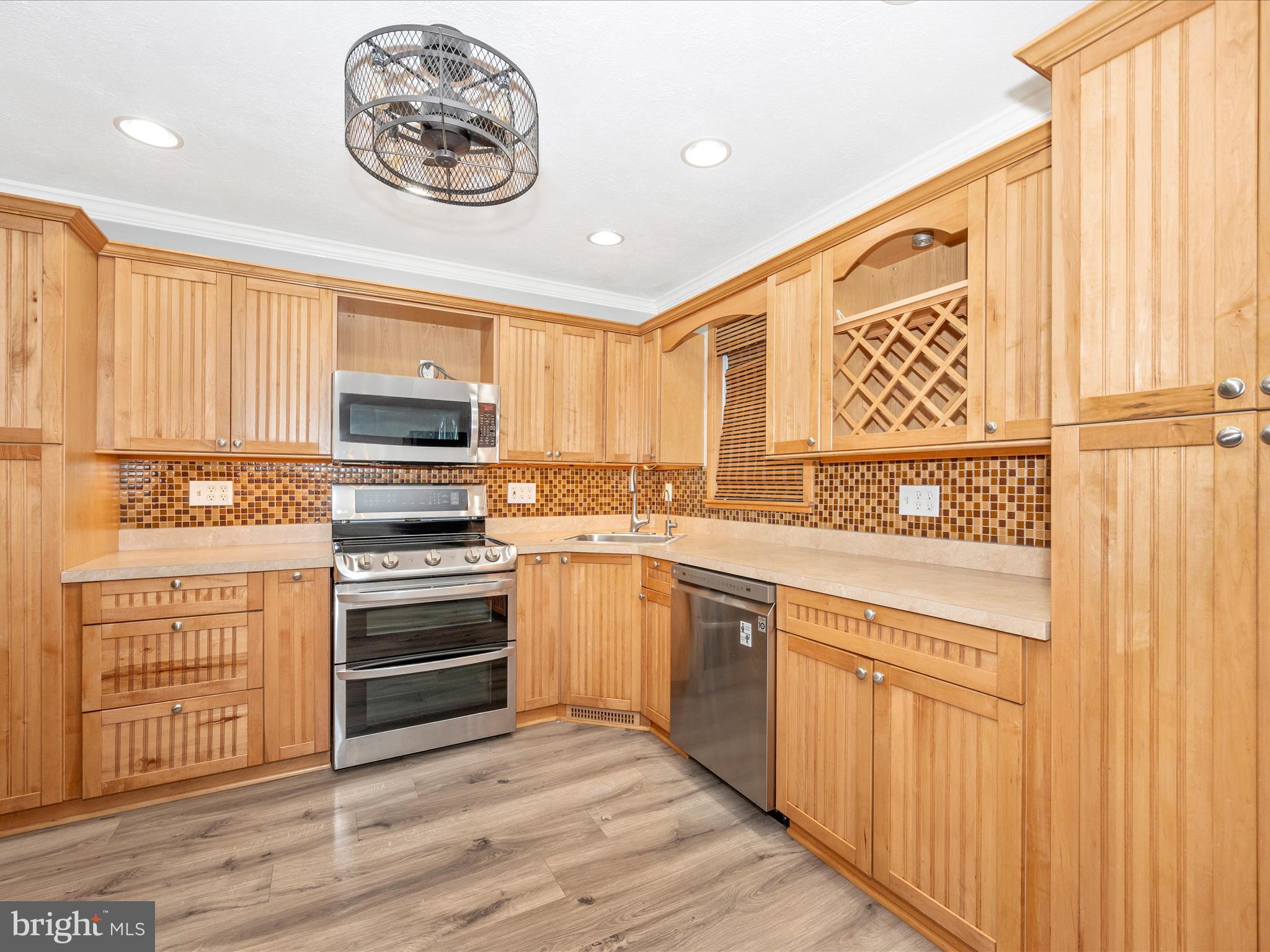 1524 Andover Ln